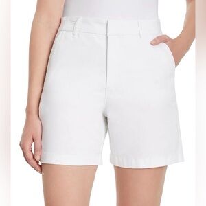 NWT Gloria Vanderbilt Women's White Chino Shorts size 12